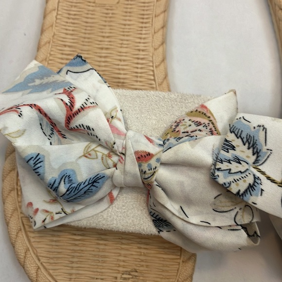 She & In slippers/sandals - Picture 3 of 12